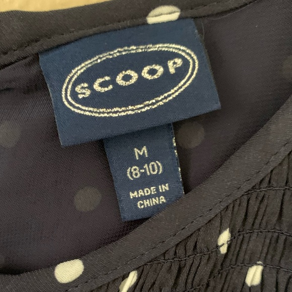 *NWT SCOOP NYC Women’s Navy Blue White Polka Dot Ruffle Top SIZE M NWT - Picture 5 of 9